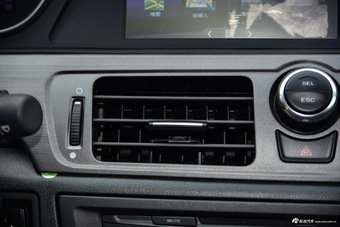 2016款荣威e550 1.5L自动旗舰版