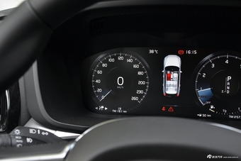 2019款沃尔沃XC60 2.0T自动四驱T5智远版