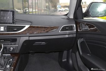 2016款众泰Z700 1.8T自动DCT尊贵型