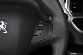 2018款标致2008 1.6L自动互联版