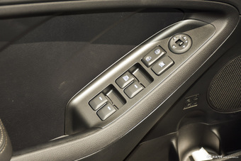 2016款起亚K3 1.6L手动GL