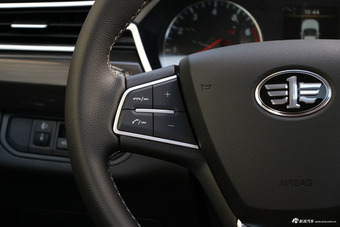 2018款骏派CX65 1.5L手动智联豪华型