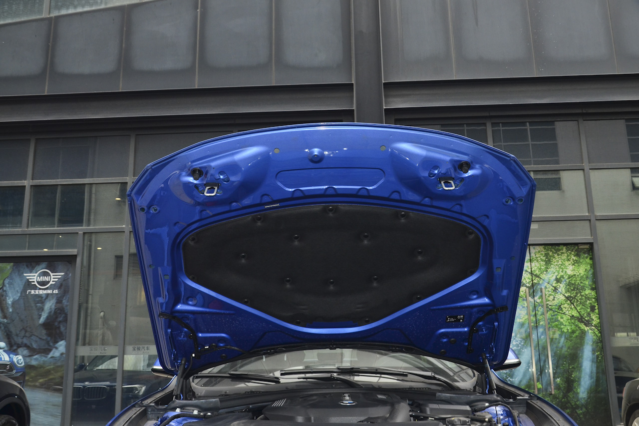 2017款宝马3系GT 2.0L自动320i M运动型 