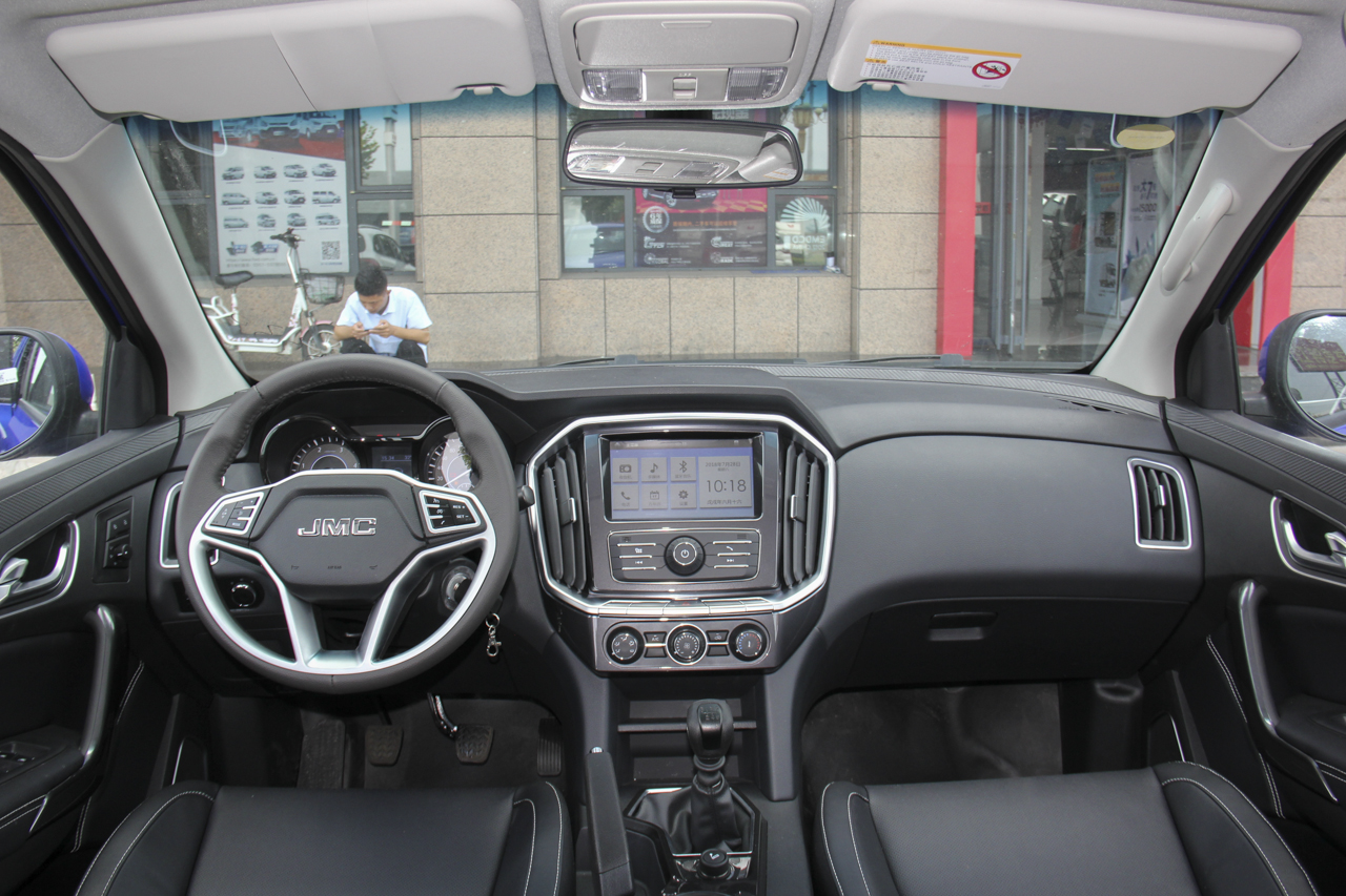 2017款域虎7 2.4T手动柴油四驱豪华版JX4D24A5L