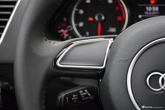 2017款奥迪Q5 Plus 2.0T自动40TFSI进取型