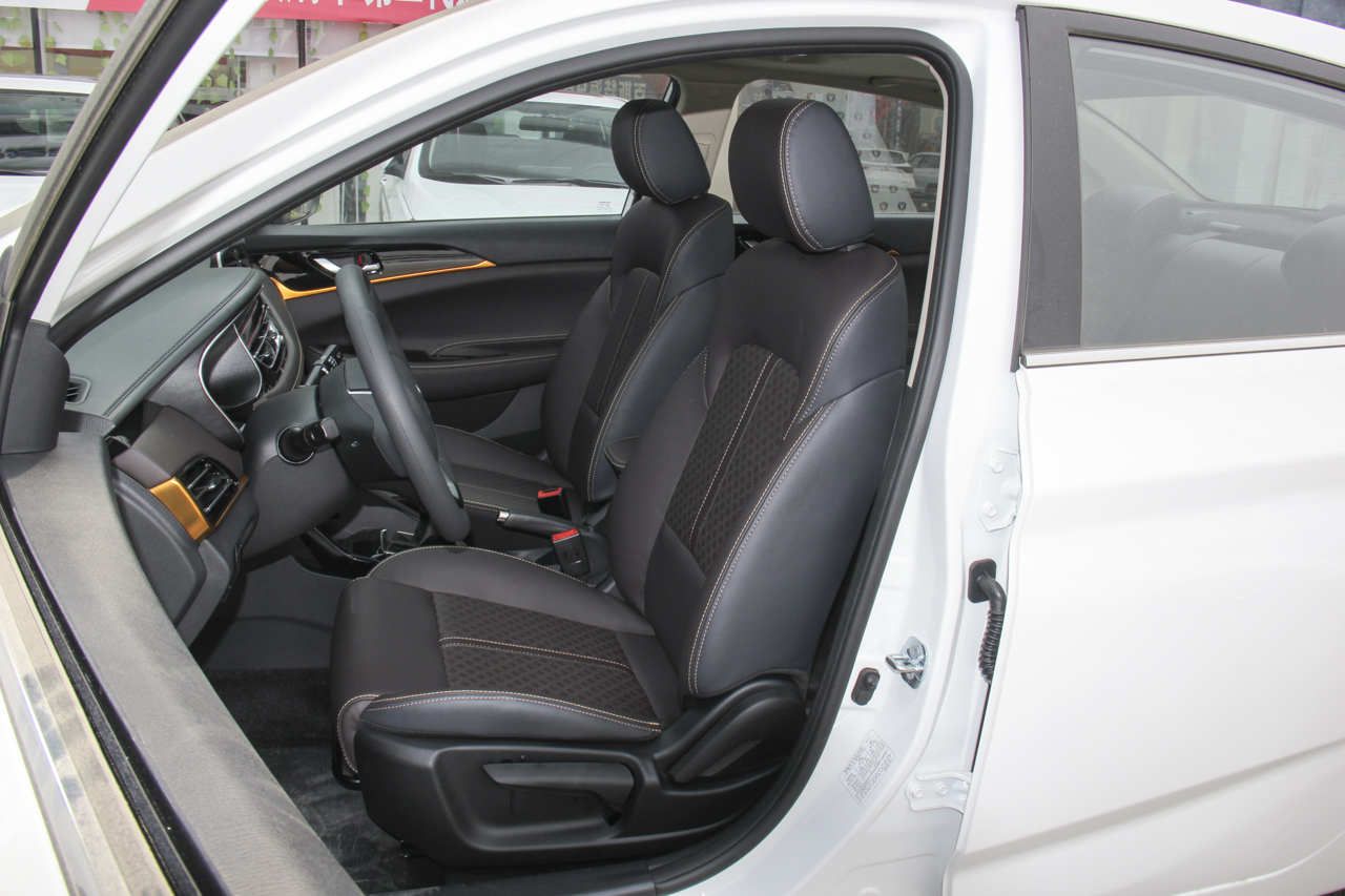 2018款逸动DT 1.6L手动智享型