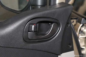 2016款菱智M5 2.0L手动7座标准型L