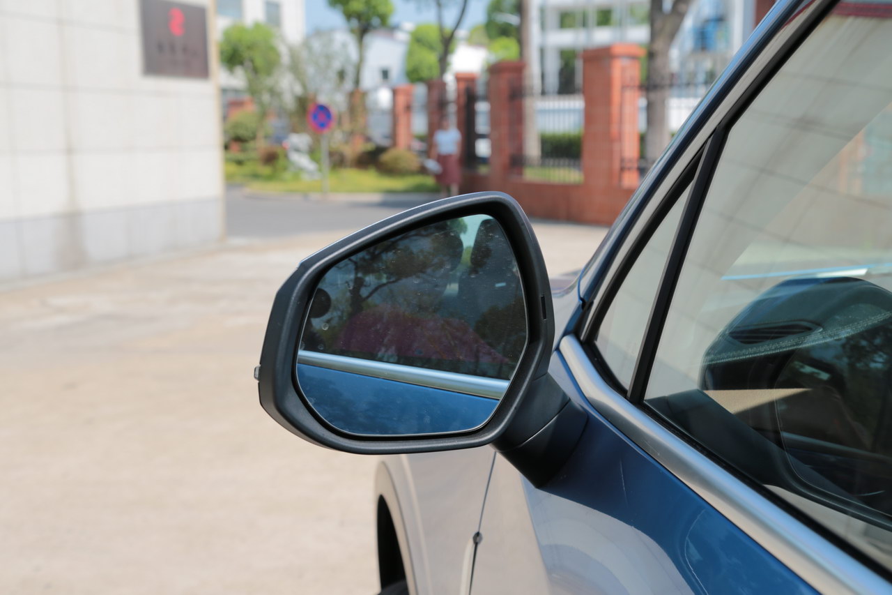 2017上汽大通D90 2.0TGI自动四驱高配版