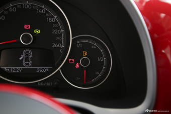 2018款甲壳虫1.2T自动魅舞红版180TSI