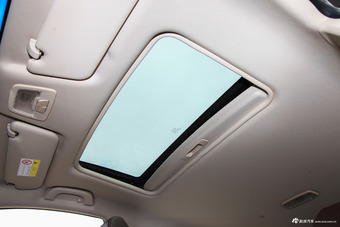 2017款宝骏560 1.5T DCT尊享型