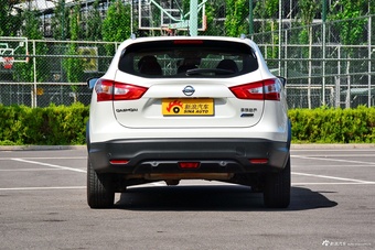 2017款逍客2.0L自动旗舰版 