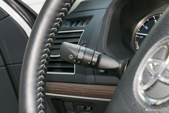 2018款普拉多3.5L自动TX-L后挂备胎