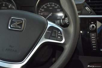 2015款众泰T600 1.5T手动豪华型 冰川白