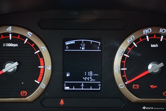 2017款东风风行菱智M5 1.6L手动豪华型