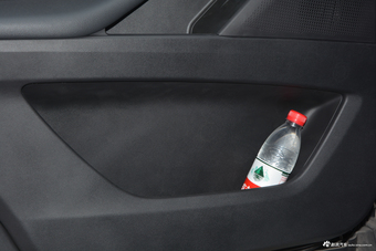 2017上汽大通D90 2.0T自动两驱水星