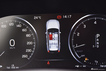 2018款沃尔沃XC60 2.0T自动四驱T5智雅豪华版