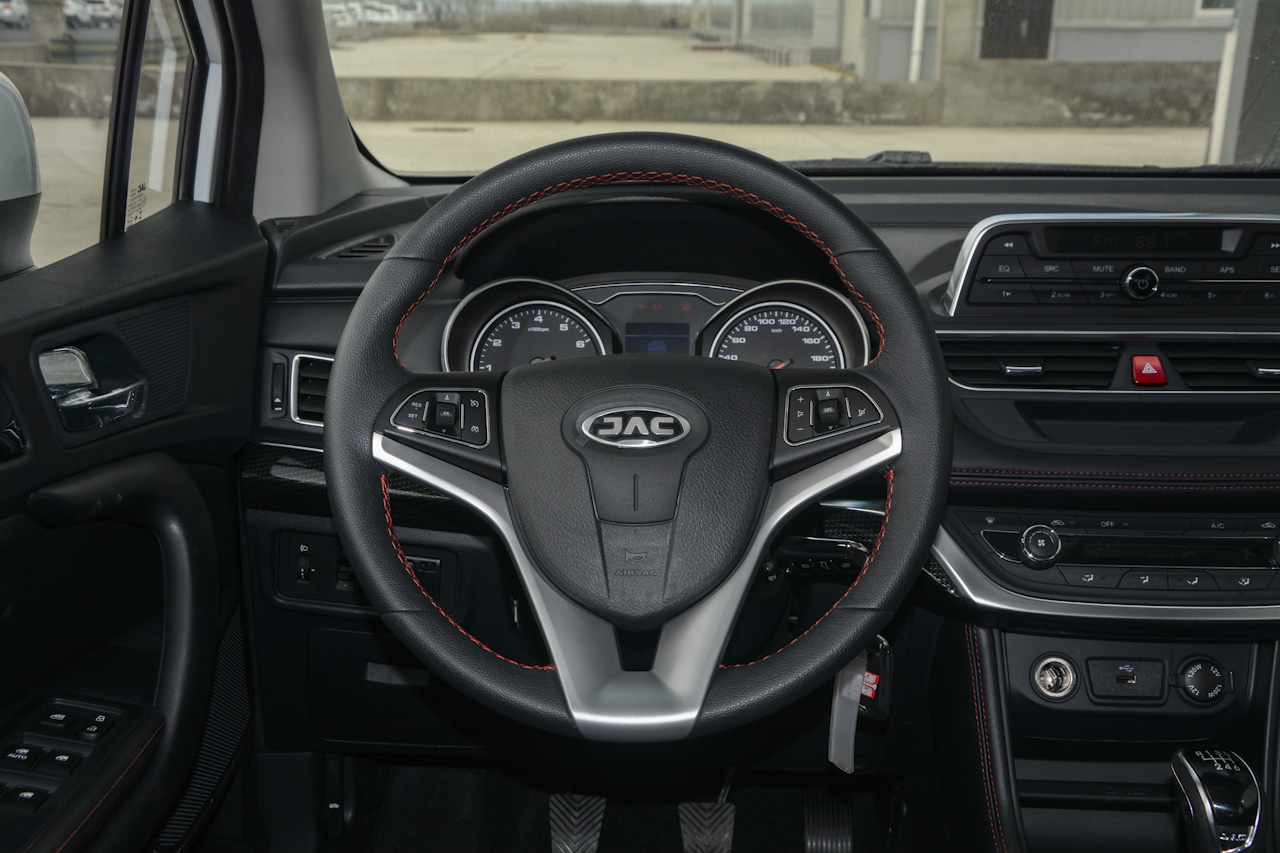 2018款瑞风S3定制版1.5L手动豪华智能型