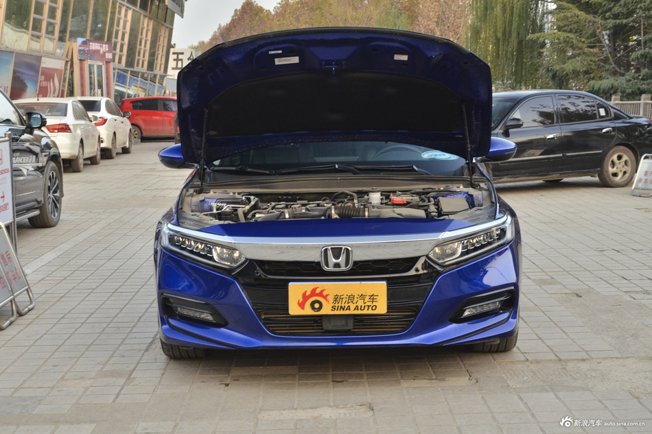 2018款雅阁1.5T自动尊贵版260TURBO