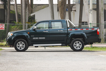 2015款中兴威虎TUV 2.8T手动柴油两驱超值版大双