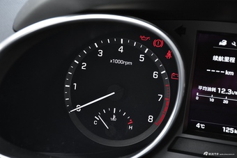 2017款全新胜达2.4L手动两驱智能型5座