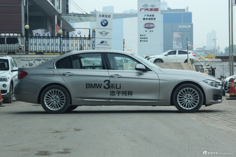 2017款宝马3系2.0T自动豪华设计套装320Li