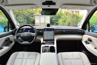 2018款蔚来ES8 创始版图片