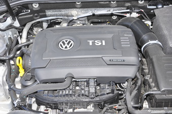 2017款迈腾2.0T自动380TSI DSG旗舰型