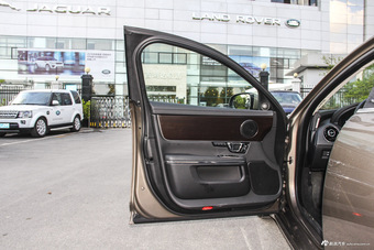 2015款捷豹XJL 3.0L自动SC两驱尊享商务版