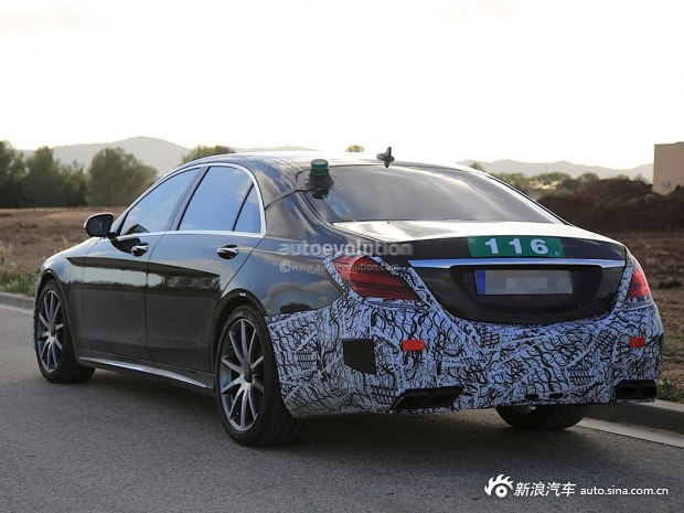 多媒体更易操作 新款AMG S 63内饰谍照