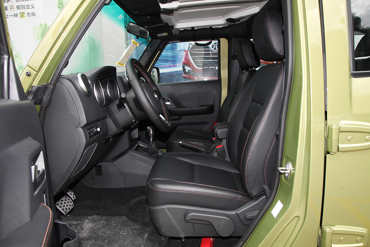 2016款北京BJ40L 2.3T自动两驱尊贵版