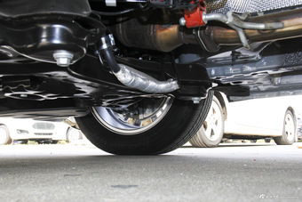 2017款众泰SR9 2.0T自动极致之路版