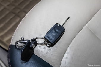 2015款英致737 1.5L手动豪华导航版