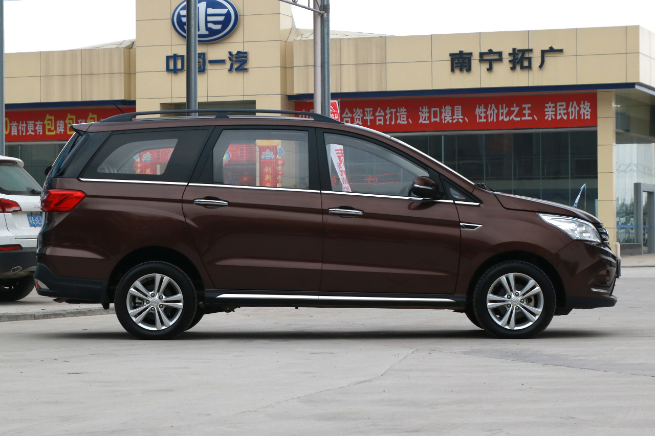 	2016款北汽幻速H3F 1.5L手动豪华型7座