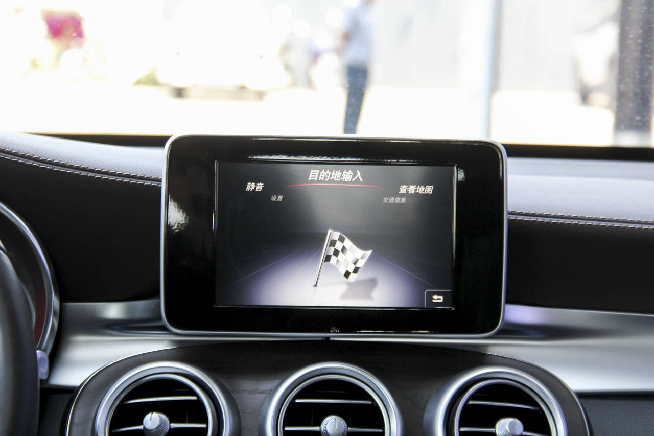 2018款奔驰GLC改款2.0T自动300 4MATIC动感型