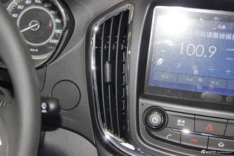 2016款 宝骏560 1.5T手动精英型