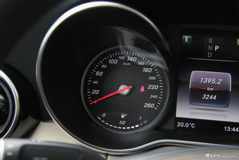 2017款改款奔驰C级C200L 2.0T自动运动版