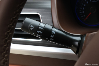 2018款北汽幻速S7 1.5T 自动尊贵型