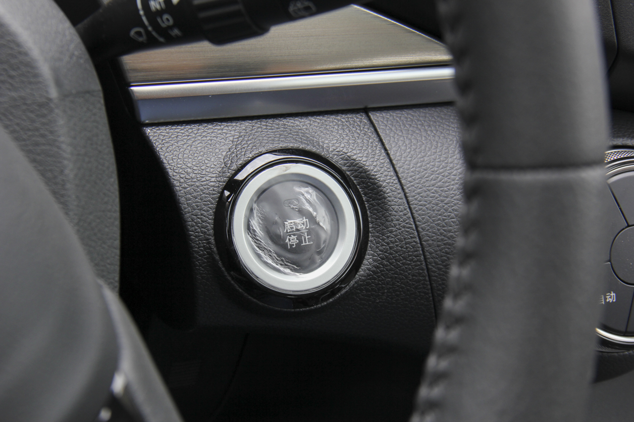 2018款比亚迪宋1.5TID手动智联尊享型