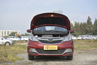 2016款长安欧尚1.5L手动精英型图片