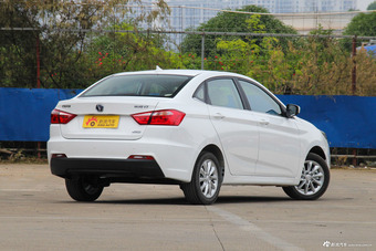 2016款悦翔V7 1.6L手动乐享型国V