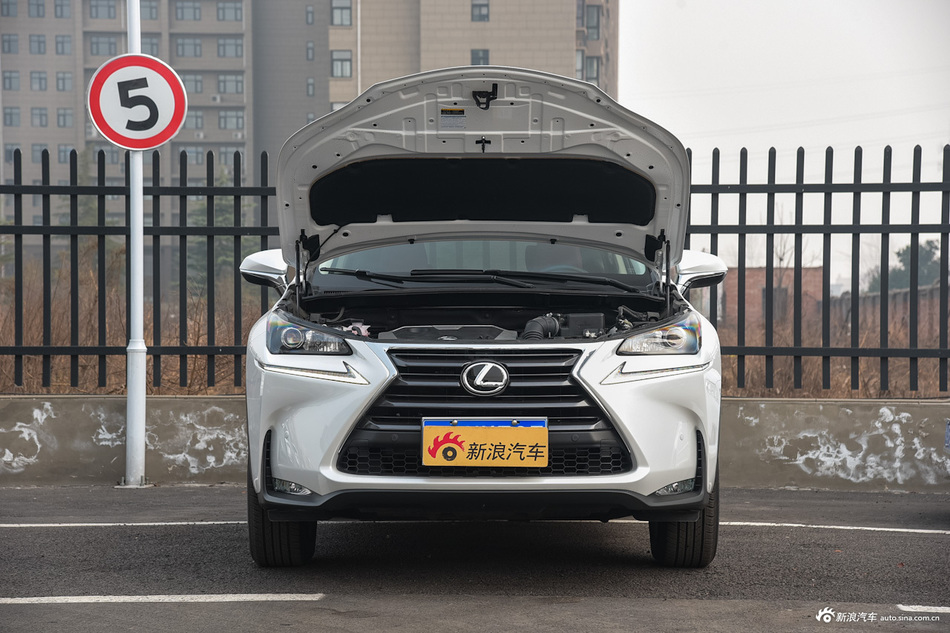 2015款雷克萨斯NX 2.5L自动300h前驱锋尚版