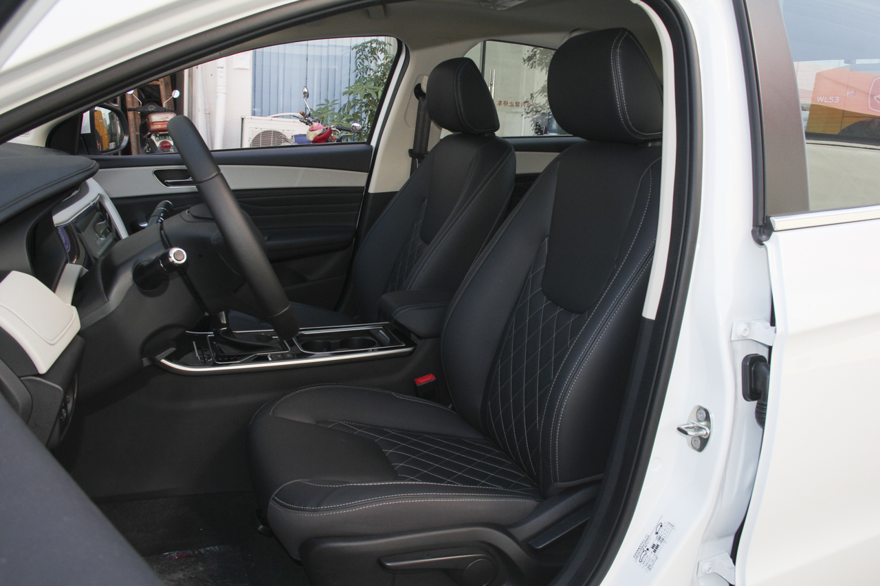 2018款艾瑞泽GX 1.5T CVT型色版