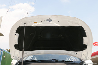 2017款骏派D60 1.8L自动豪华天窗版