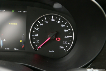 2018款比亚迪宋MAX 1.5T自动智联豪华型6座