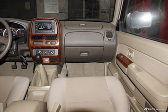2011款D22皮卡 2.4L手动汽油两驱标准型