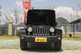 2015款牧马人3.0L自动四门舒享版Sahara图片