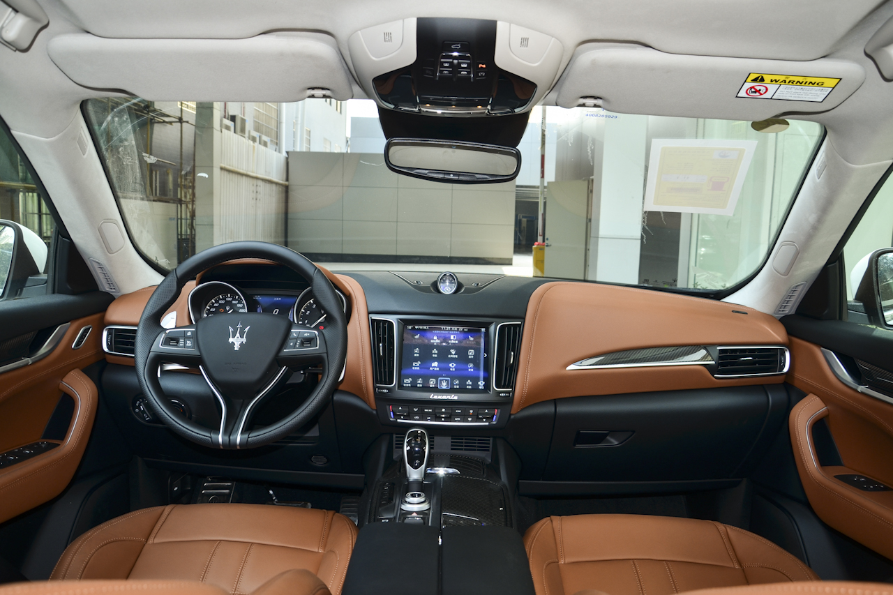 2018款Levante 3.0T自动350Hp 运动版（暂无参数）