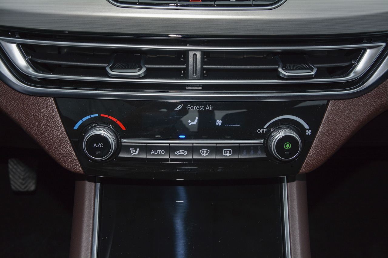 2018款逸动1.6L GDI手动尊尚型