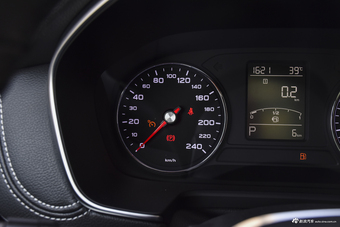 2018款荣威RX5 1.5T 20T自动两驱互联网智臻版