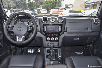 2016款北京BJ40L 2.3T自动四驱尊享版